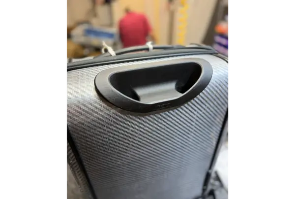 TUMI 伸縮ハンドルぐらつき修理