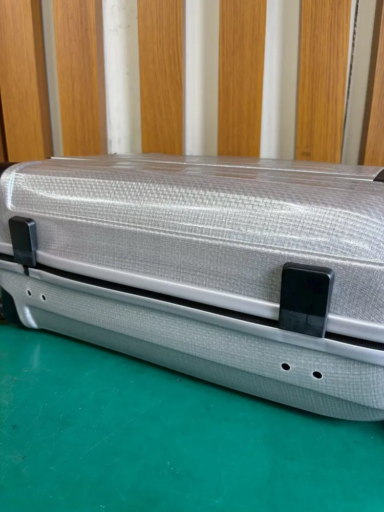 Samsonite ヒンジ交換修理