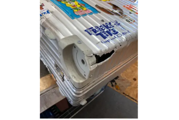 ボディ亀裂修理（ポリカーボネート）
